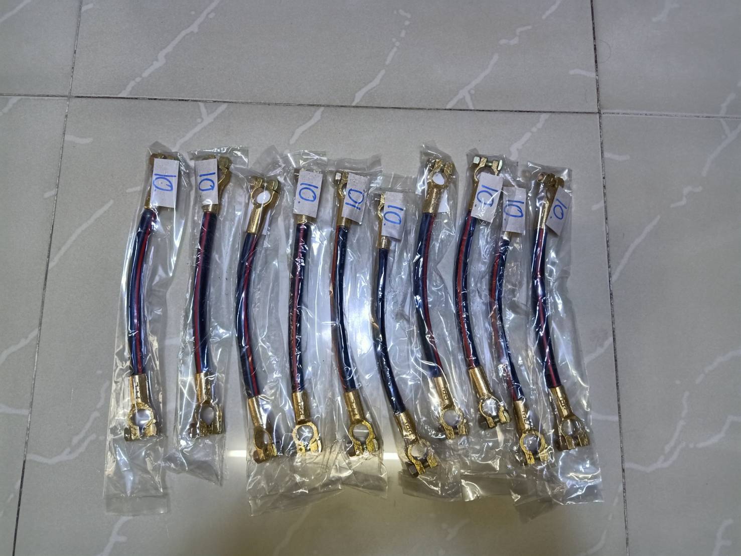 1 เส้น ยาว 10 นิ้ว 35 SQM สายพ่วงแบตหัวขั้วทองเหลือง บวก-ลบ