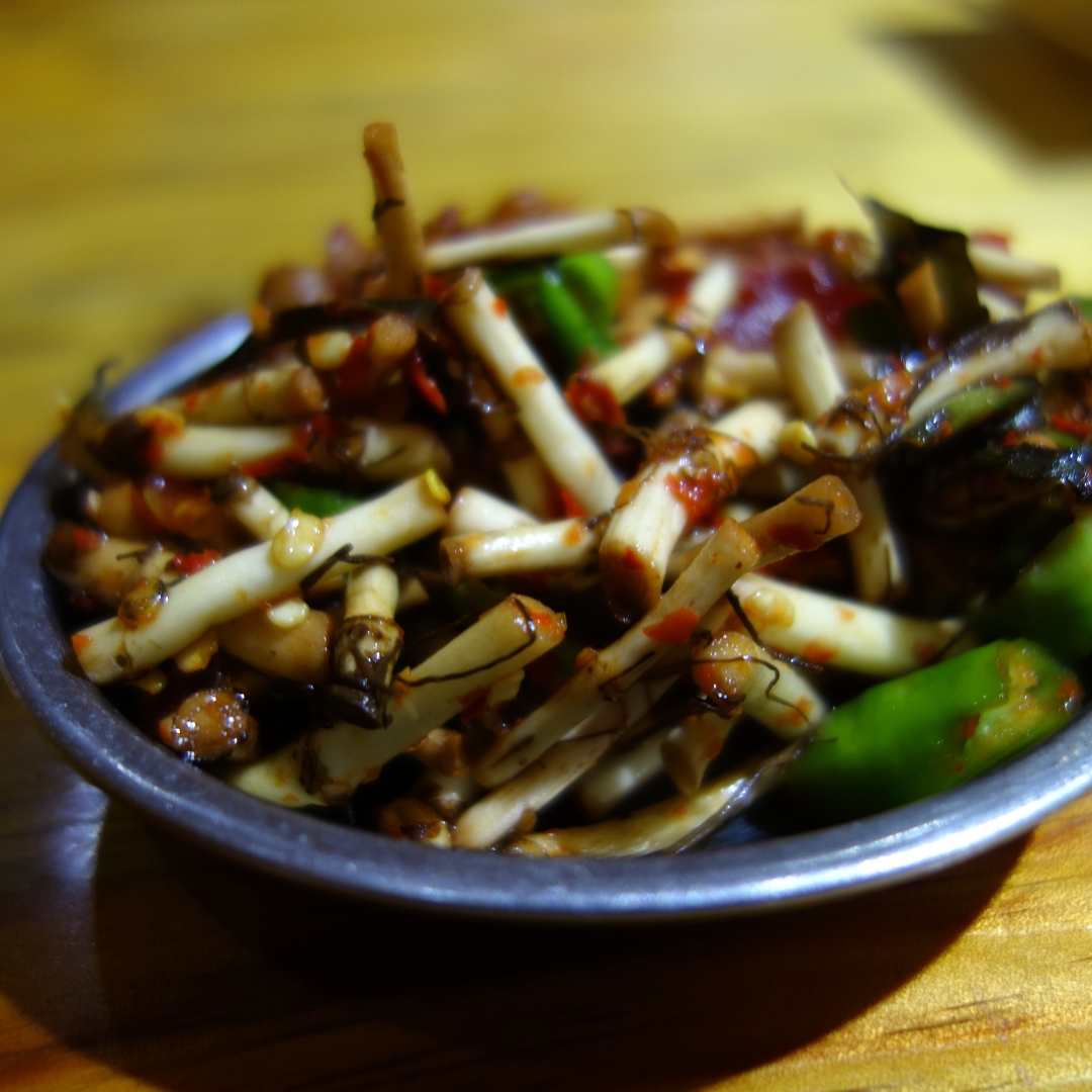 รากผักคาวตองดอง รากผักคาวตองดองทรงเครื่อง