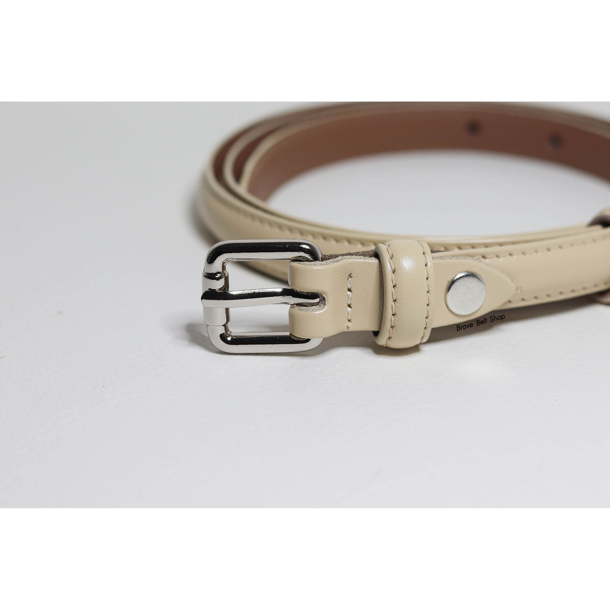 เข็มขัดสีครีม เส้นเล็กน่ารักมาก