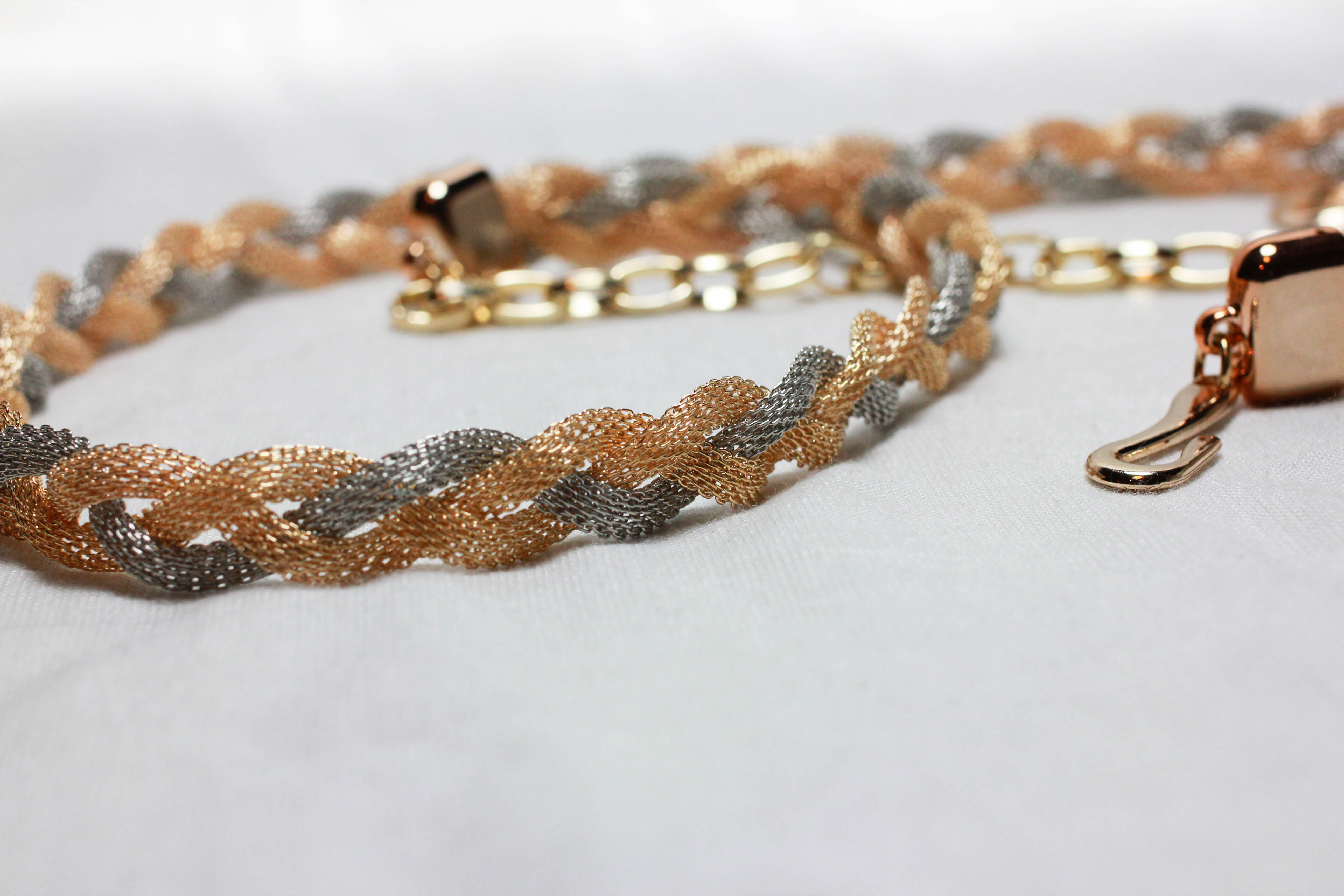 เข็มขัดเชือกถัก สายโซ่ทองเงินถักสลับ ปลายตะขอเกี่ยว