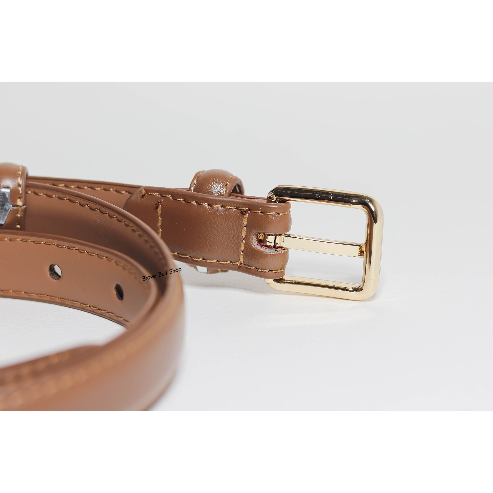 เข็มขัดผู้หญิงสีน้ำตาลเข้ม หัวเข็มขัดสีทองเท่