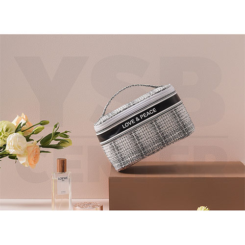 กระเป๋าใส่เครื่องสำอาง กระเป๋าถือ แฟชั่น จุของได้เยอะ การตัดเย็บดีมาก