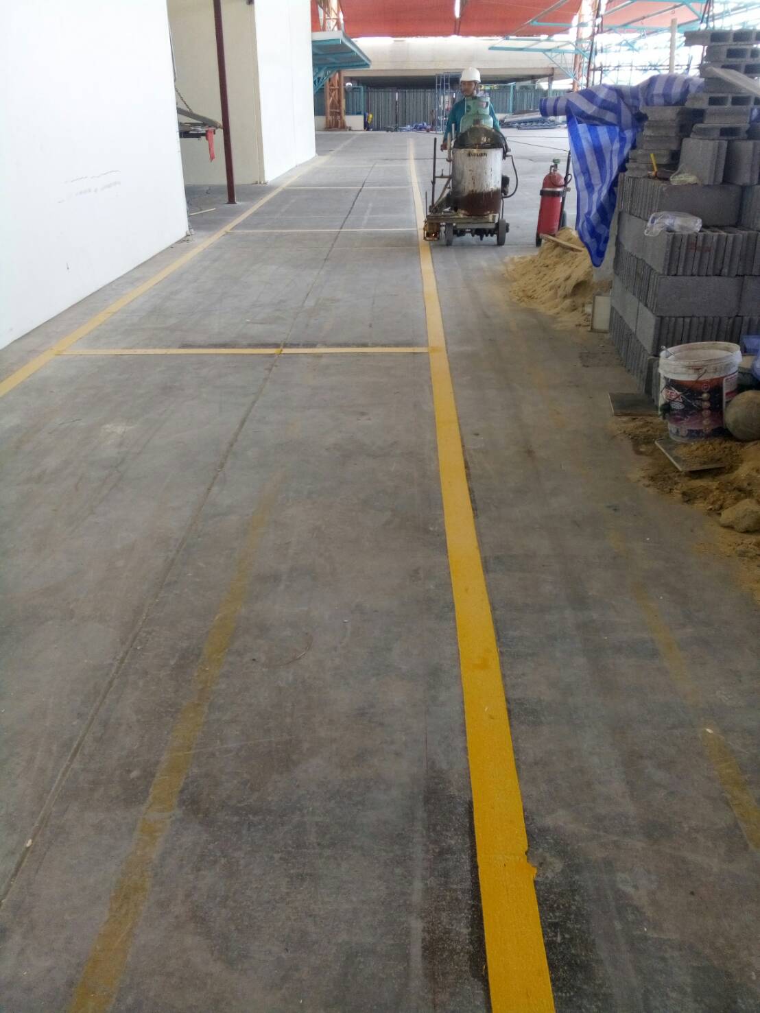 งานตีเส้นลานจอดรถ หน่วยงานนิคมอุตสาหกรรมนวนคร ปทุมธานี