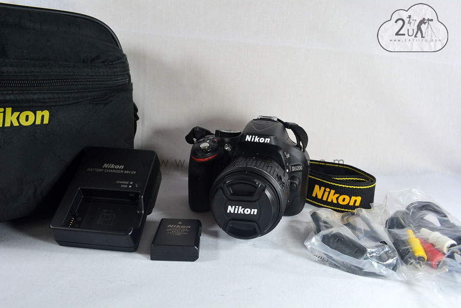 Nikon D5200 พร้อมเลนส์ 18-55 VRII ชัตเตอร์ 4xx สภาพสวย