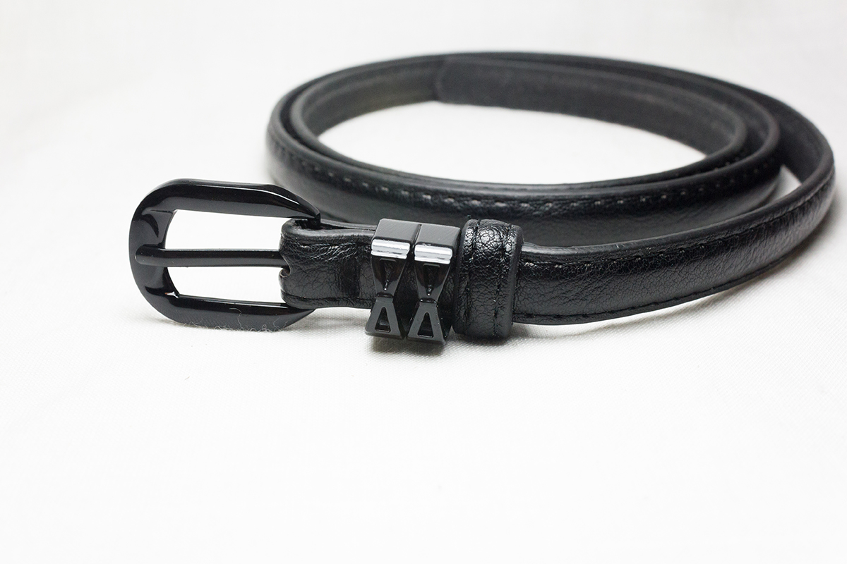 เข็มขัดหนังแฟชั่นผู้หญิงหนังสีดำ