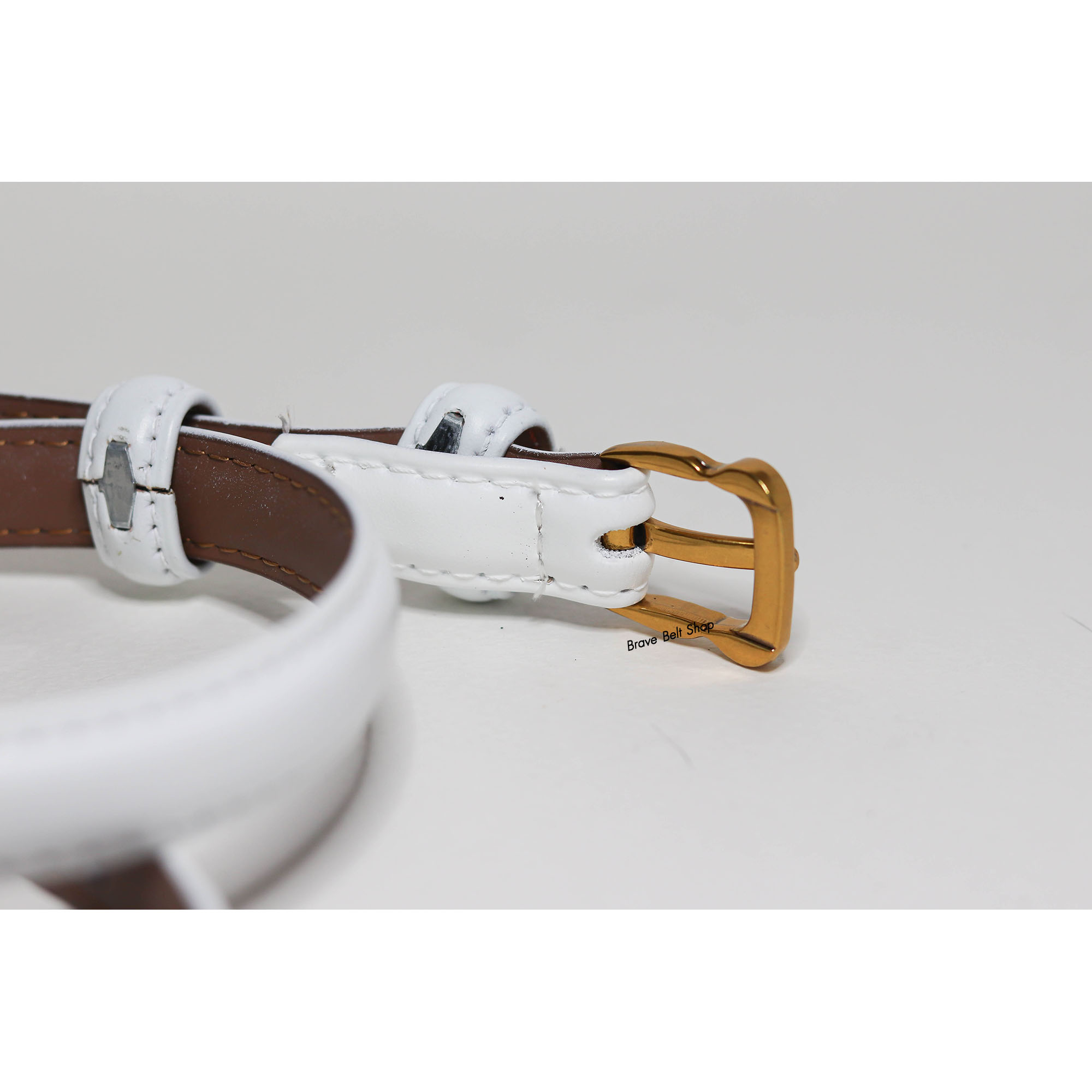 เข็มขัดแฟชั่นผู้หญิงสีขาวเส้นเล็กหนังแท้