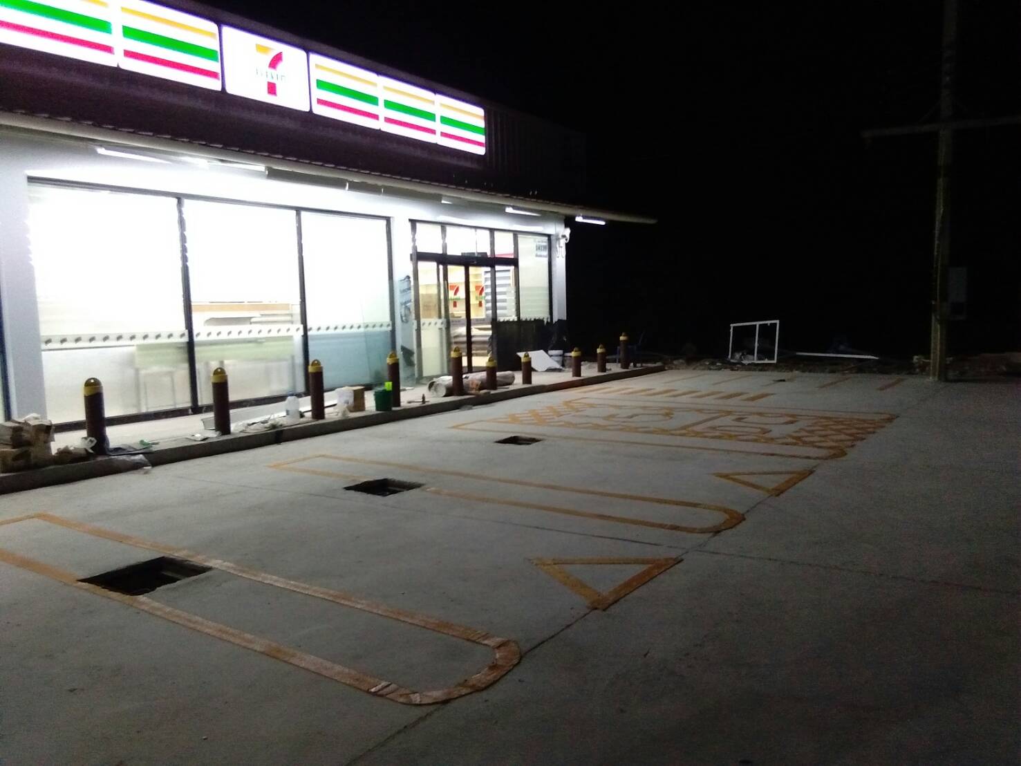 ตีเส้นช่องจอดรถยนต์และมอร์เตอร์ไซค์ ขนาดมาตราฐาน