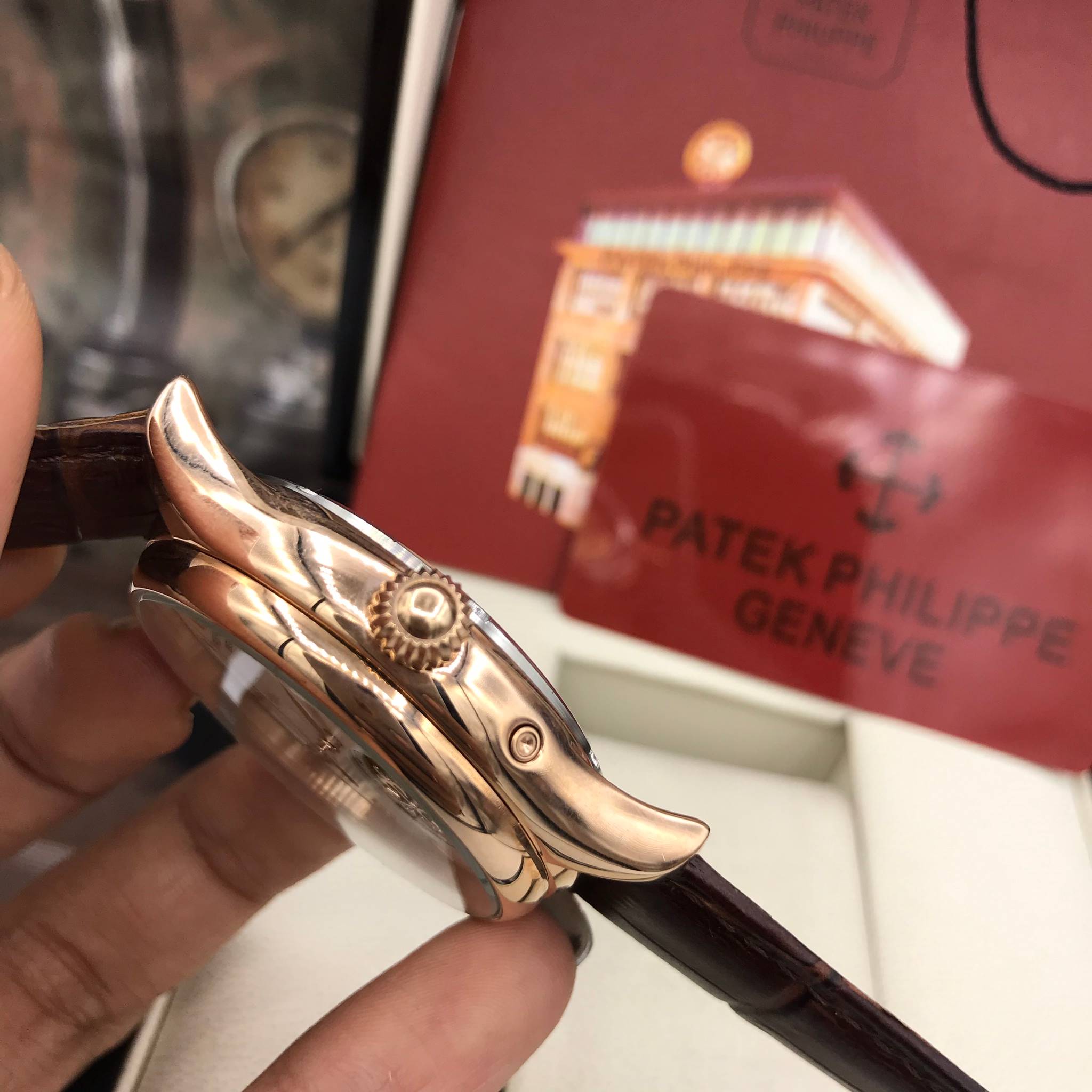 นาฬิกา Patek Philippe สี Pink หน้าขาว งานเกรด Top Mirror Swiss สายหนังน้ำตาล