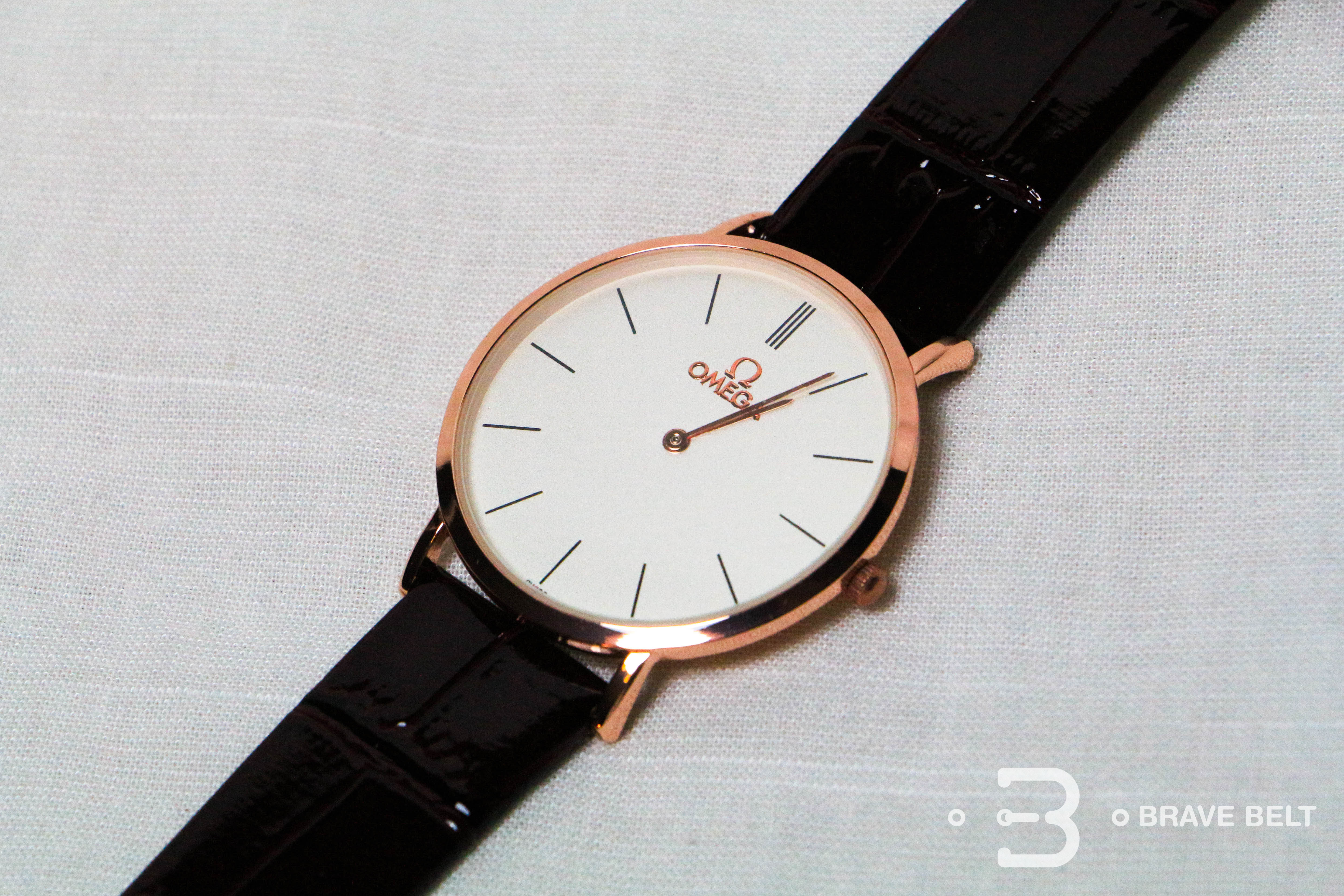 นาฬิกา omega watche ปักขาว ขอบทอง สายสีน้ำตาล