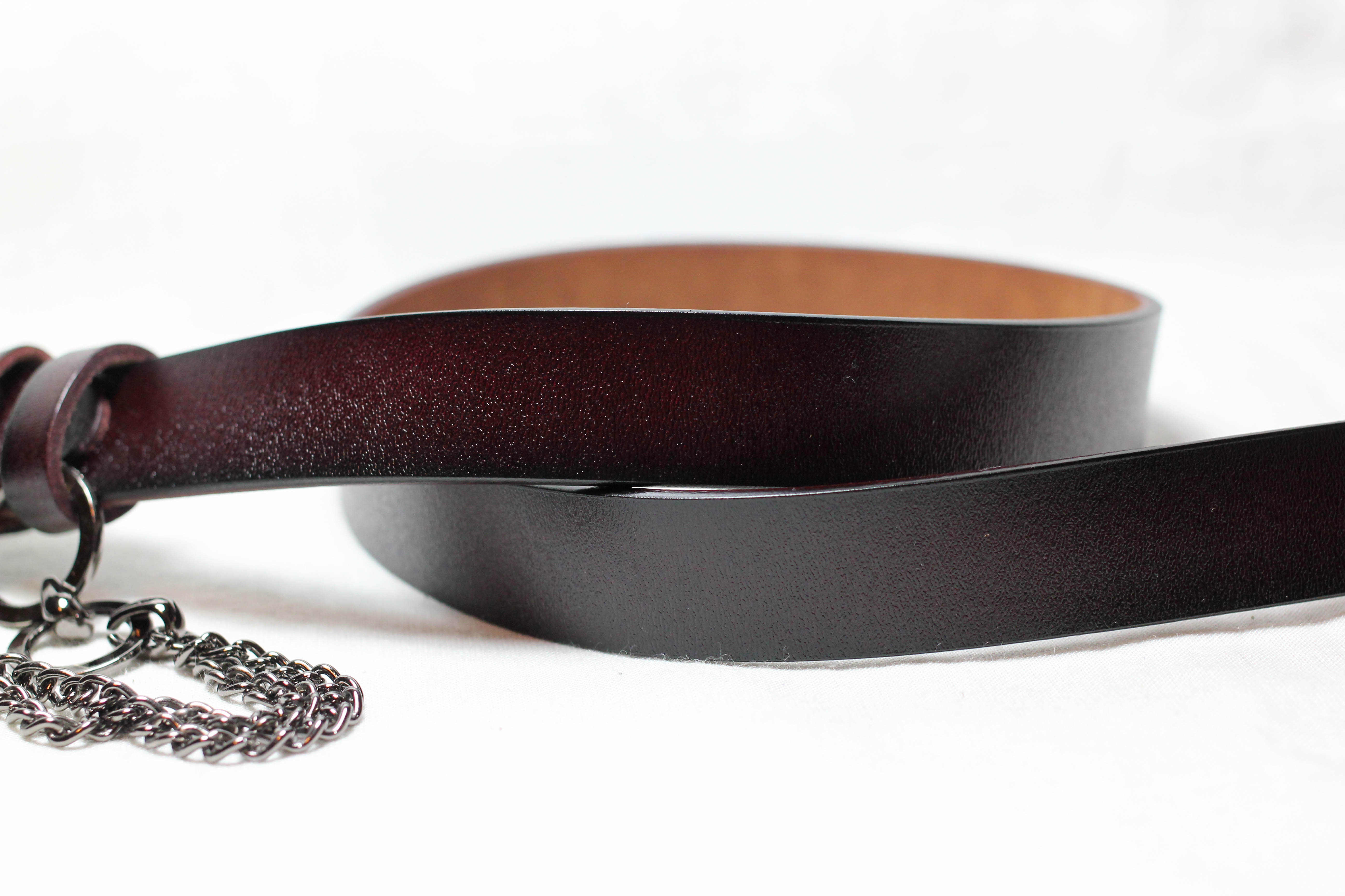 เข็มขัดหนังแท้ผู้หญิง แฟชั่นเท่ๆมีโซ่คล้อง