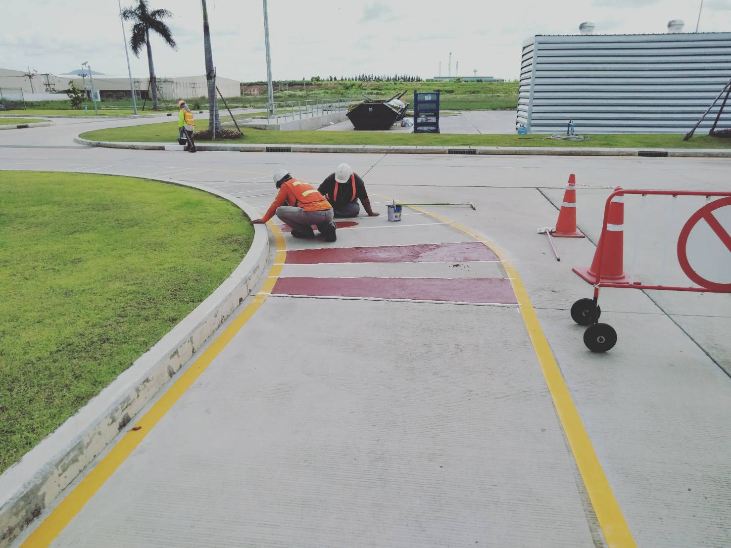 เส้นทางเดินภายในโรงงานราคาตีเส้นทางเดิน