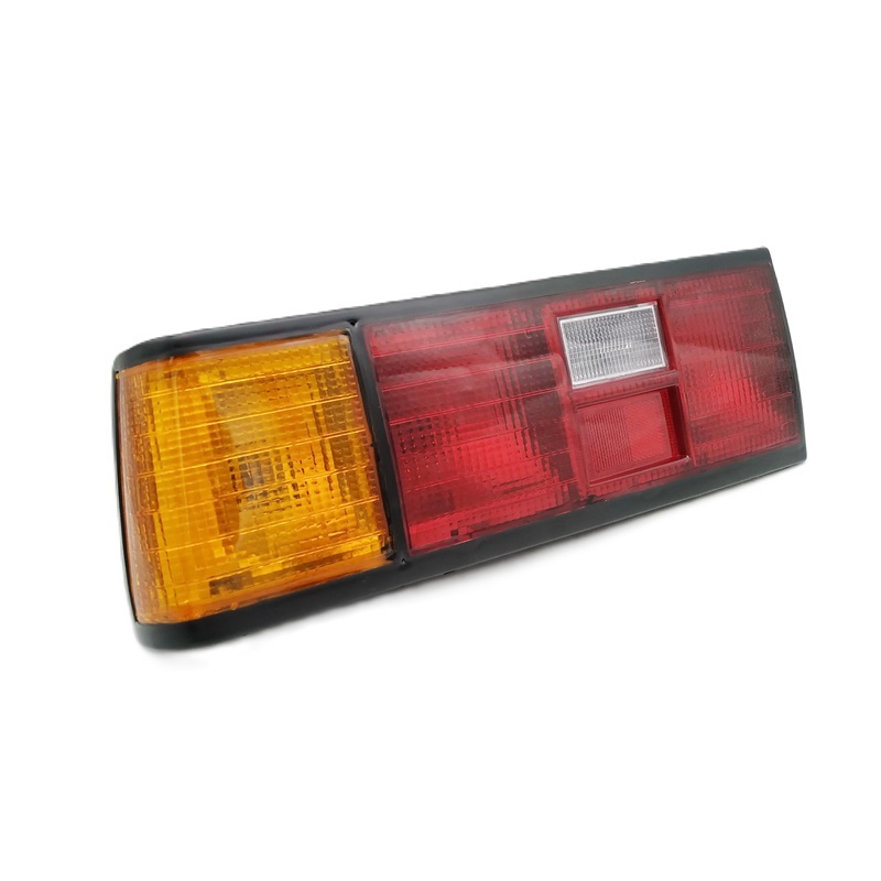 ไฟท้าย TOYOTA COROLLA(โคโรล่า) KE75 ปี1982-1984 (งาน O.E.M เทียบห้าง) -ราคาต่อดวง-