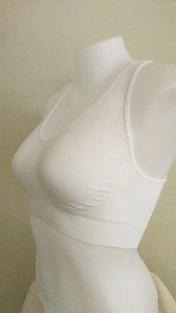 บราสวมสบาย Sport bra สปอร์ตบรา หลังกล้าม T สีขาว S/M/L