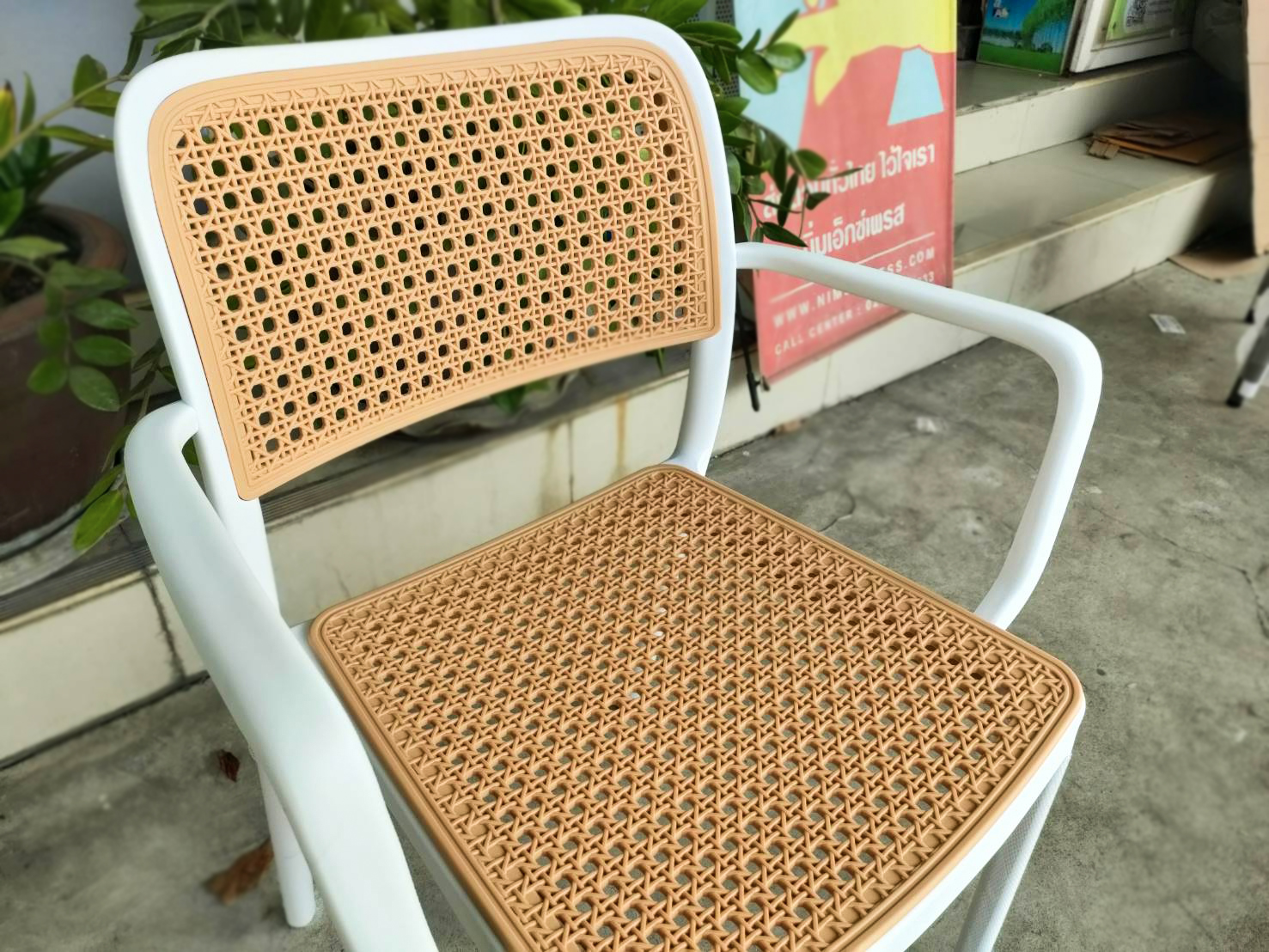 เก้าอี้พลาสติก เก้าอี้หวาย หวายเทียม มีที่วางแขน เก้าอี้ร้านกาแฟ ร้านอาหาร สไตล์โมเดิร์น