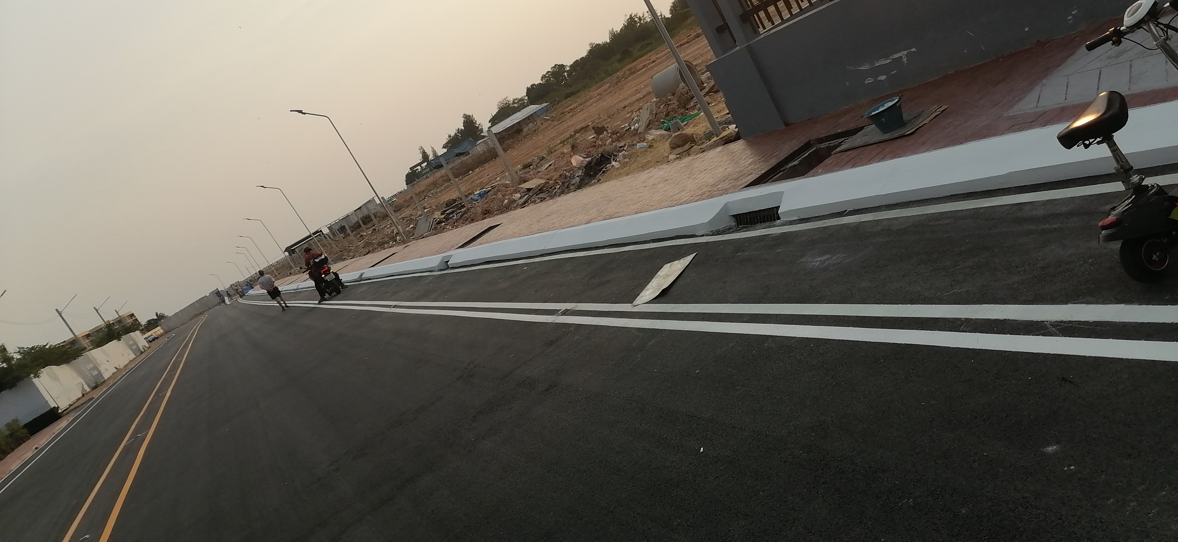 งานตีเส้นจราจร เลนจักรยาน ลู่วิ่งสีเทอร์โมพลาสติก