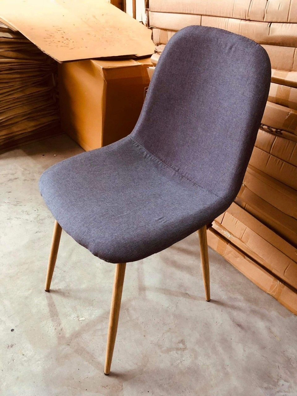 เก้าอี้เบาะผ้าเสริมฟองน้ำ โมเดิร์น รับแขก ขาโลหะหุ้มลายไม้ แข็งแรง YL195 - YL196