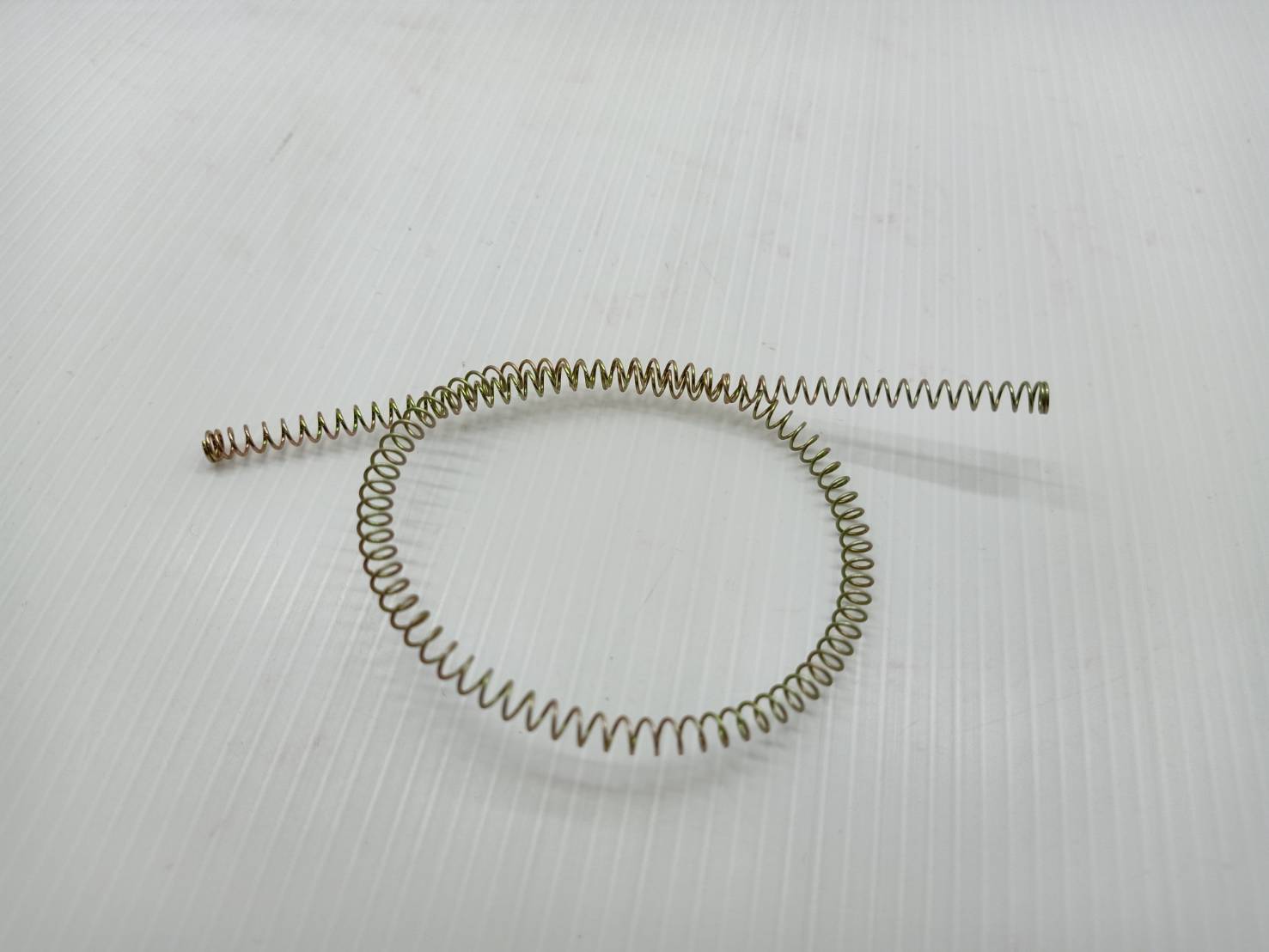 2 เส้น สปริง-ดัน ลวด 0.5 มิล x รูใน 3 มิล x วงนอก 4 มิล x ยาว 30 cm Pressure spring PS-05430