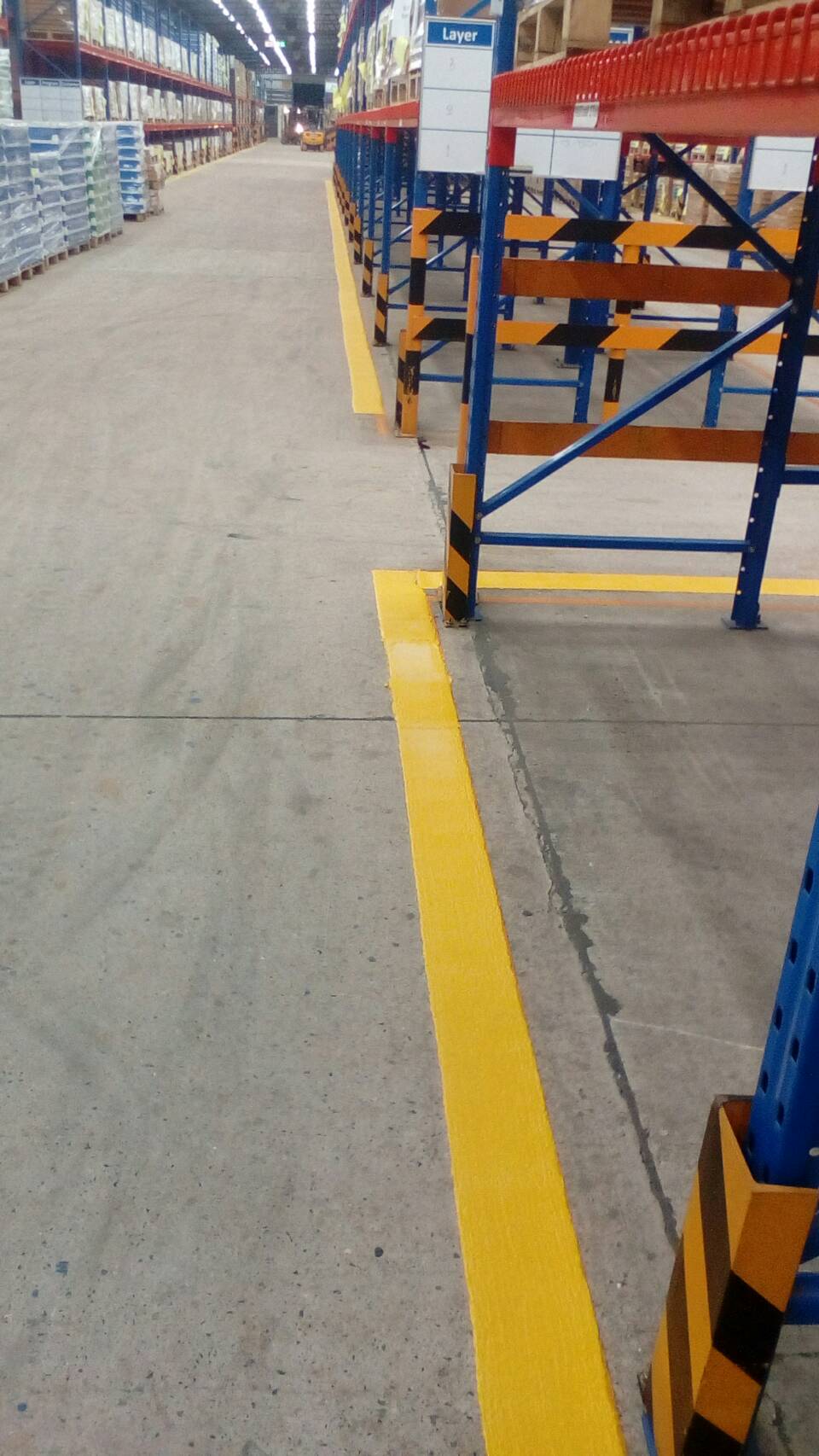 งานตีเส้นด้วยสีเทอรืโมพลาสติก,สีพื้นกันลื่นภายในโรงงาน