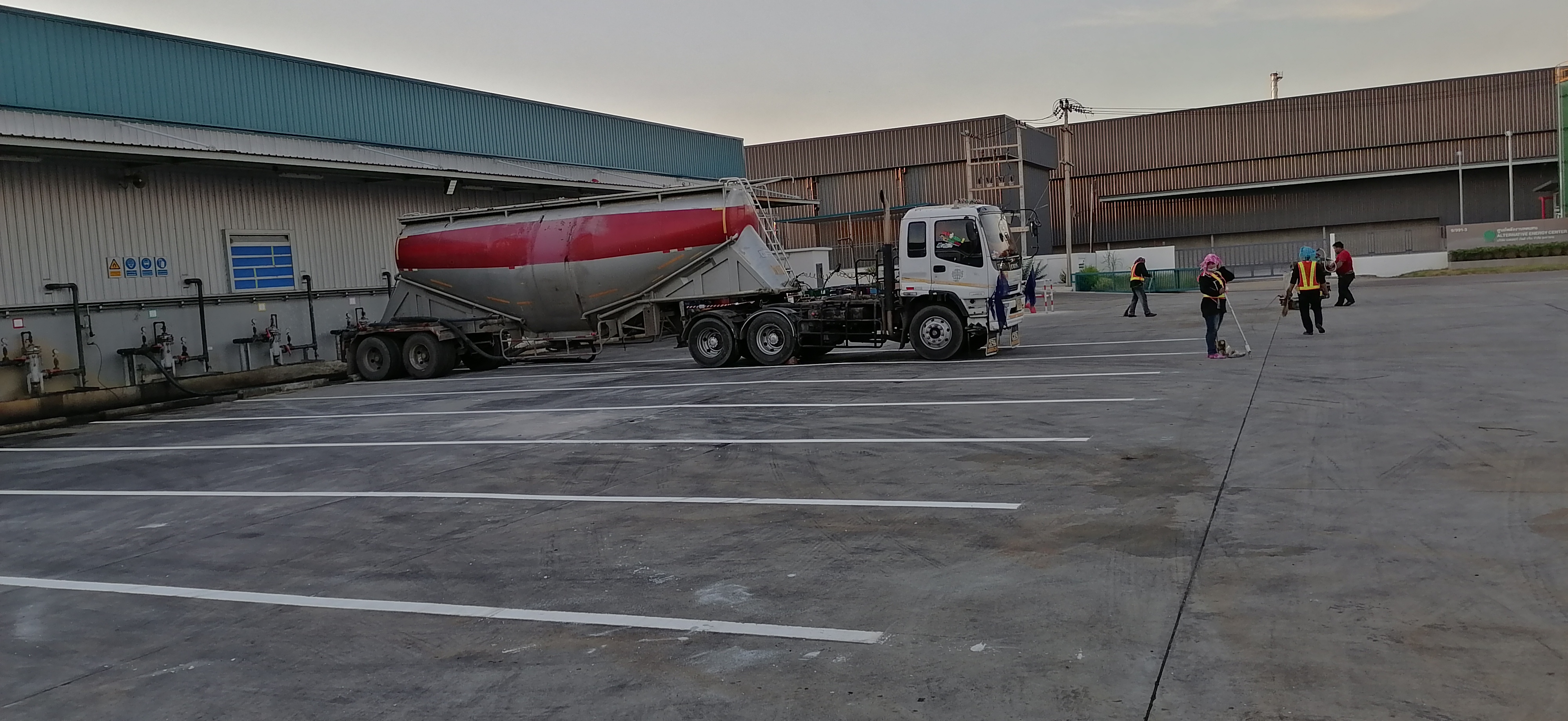 งานตีเส้นจราจรสีเทอร์โมพลาสติก