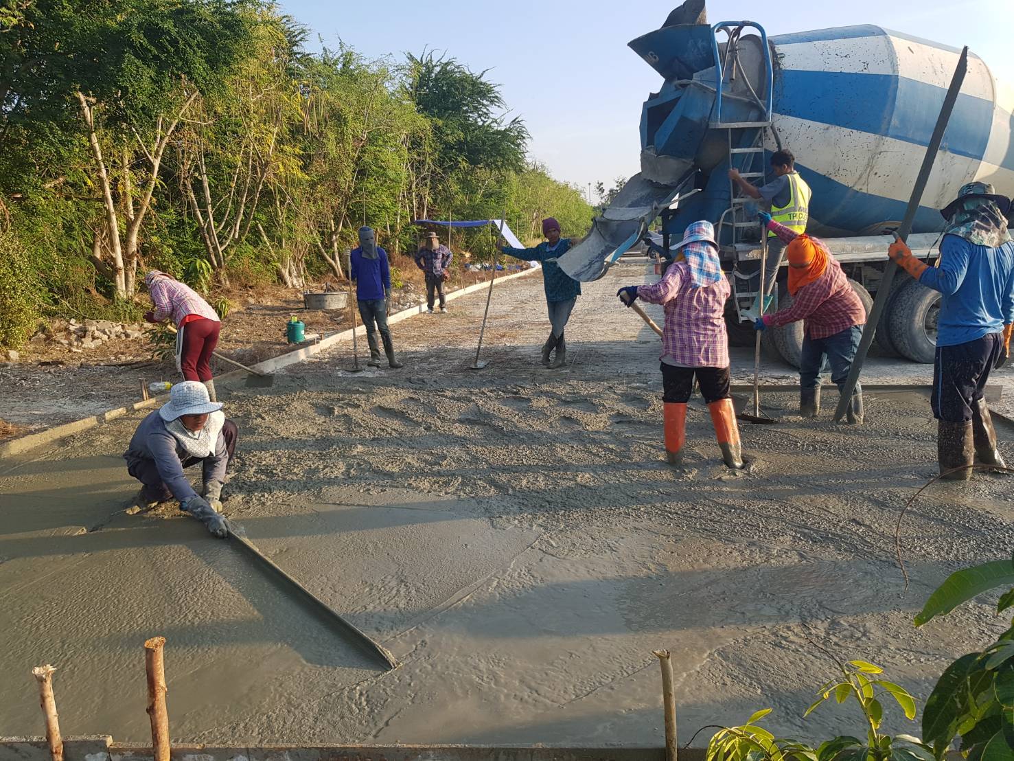 งานลาดกะบัง 2,000 ตรม