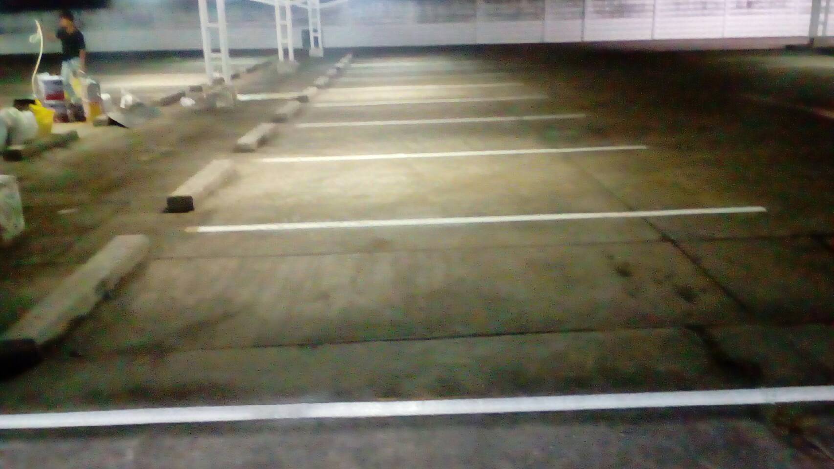 งานตีเส้นลานจอดรถยนต์ พร้อมลูกศรด้วยสีเทอร์โมพลาสติก หน่วยงาน โฮมโปรฯ สาขาราชพฤกษ์