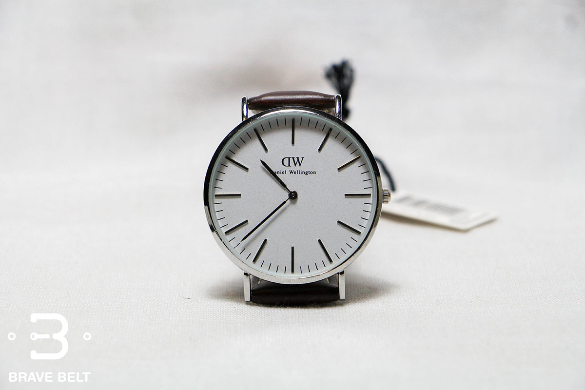 นาฬิกา Daniel Wellington ขอบสีเงิน สายหนังน้ำตาล