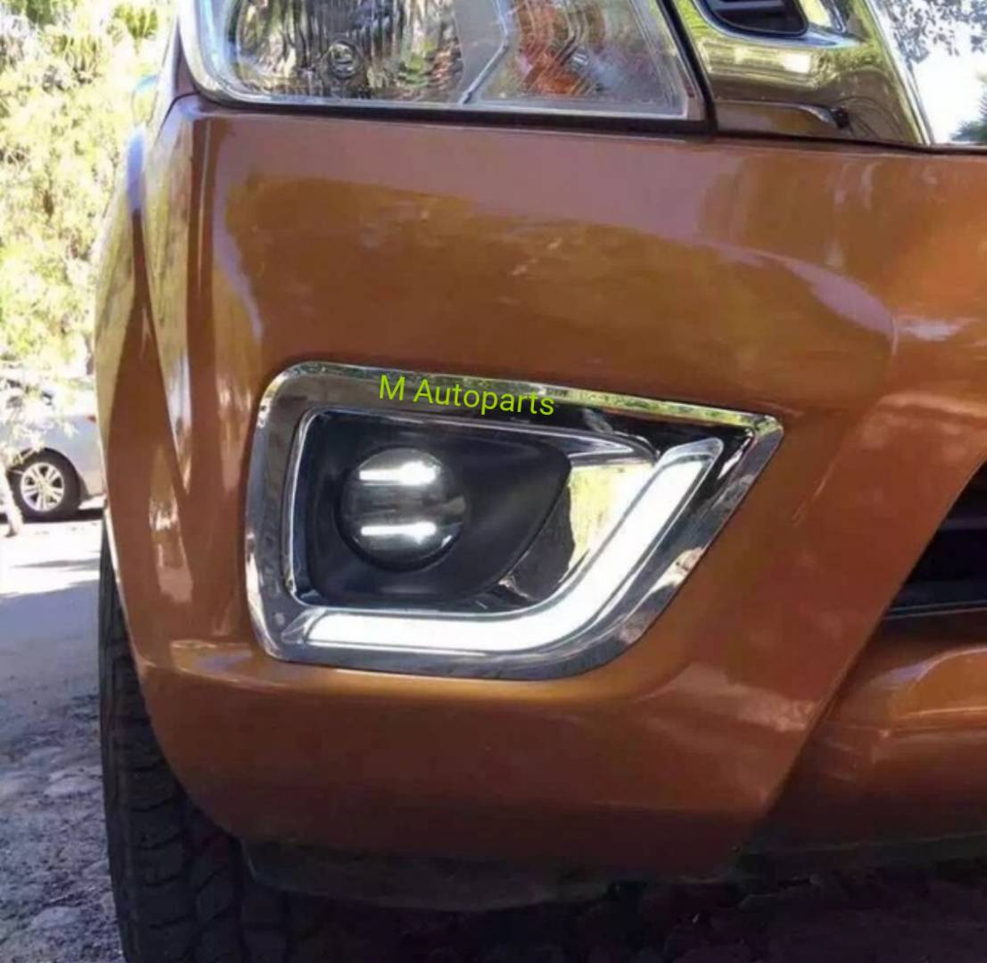 ฝาครอบไฟตัดหมอกโครเมียม มีไฟ LED DAYLIGHT NISSAN NAVARA NP-300 NP300 2014 2018 / นิสสัน นาวาร่า รับประกันสินค้า