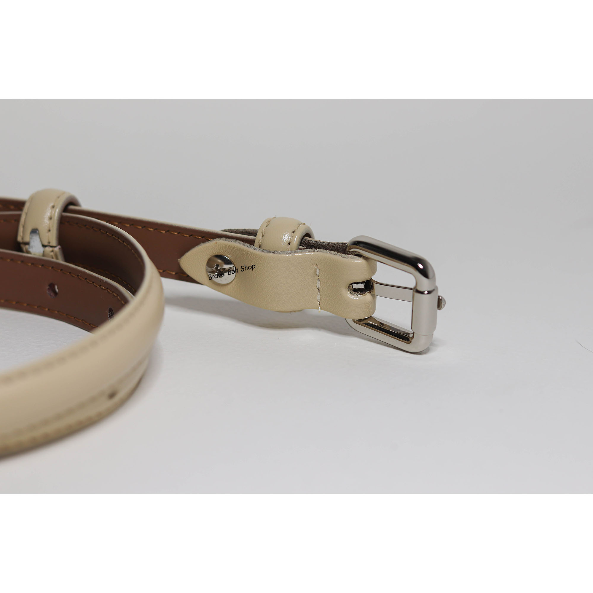 เข็มขัดสีครีม เส้นเล็กน่ารักมาก