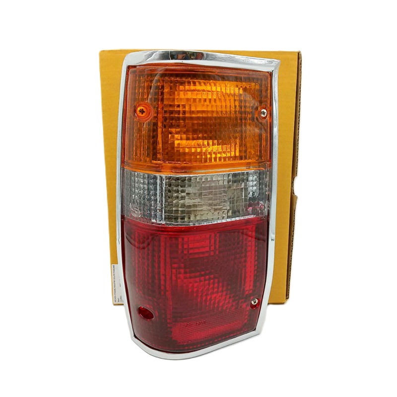 ไฟท้าย MITSUBISHI CYCLONE(ไซโคลน) ขอบชุบโครเมียม พร้อมขั้ว+หลอด ปี1987-1995 (งานตราเพชรเกรดห้าง) -ราคาต่อดวง-