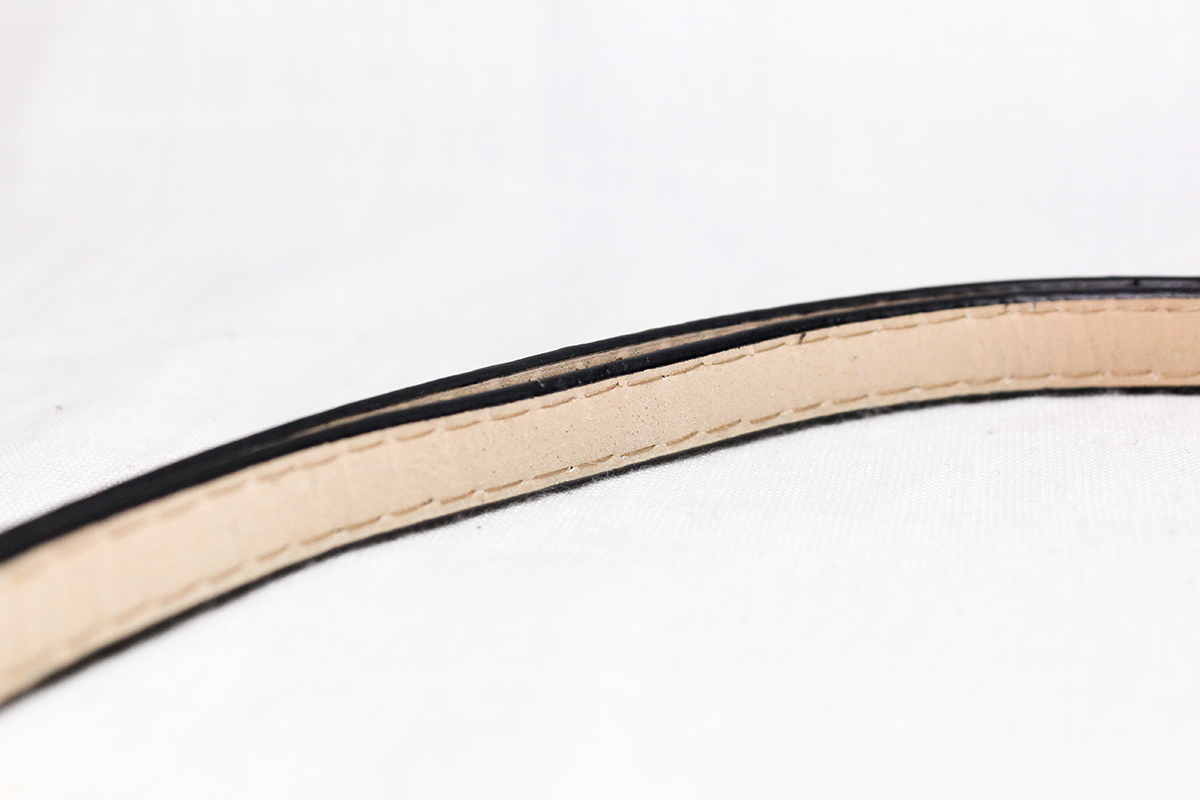 เข็มขัดปรับไซต์ได้ สายดำหัวสีทองทรงเหลี่ยม