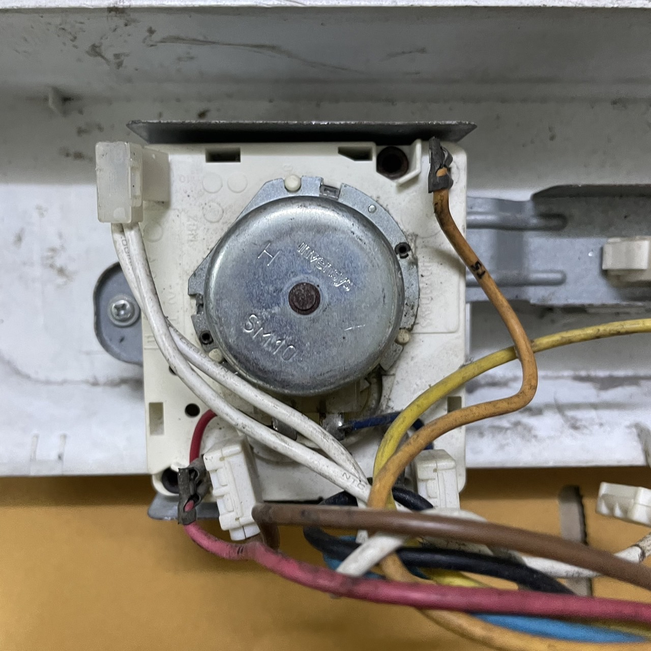 TIMER ลูกโปรแกรม เครื่องอบผ้า Electrolux รุ่น EDV600 *มือสอง* เฉพาะโปรแกรม ไม่รวมสายไฟ หน้ากาก และลูกบิด (ไม่มีเครื่องลอง ขอตีเป็นงานช่างครับ)