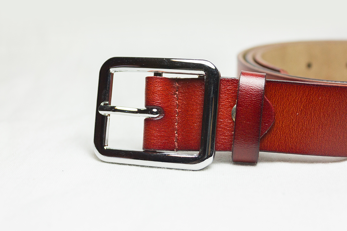 เข็มขัดหนังผู้หญิงเท่ๆ สายน้ำตาลทรงสี่เหลี่ยมสวย