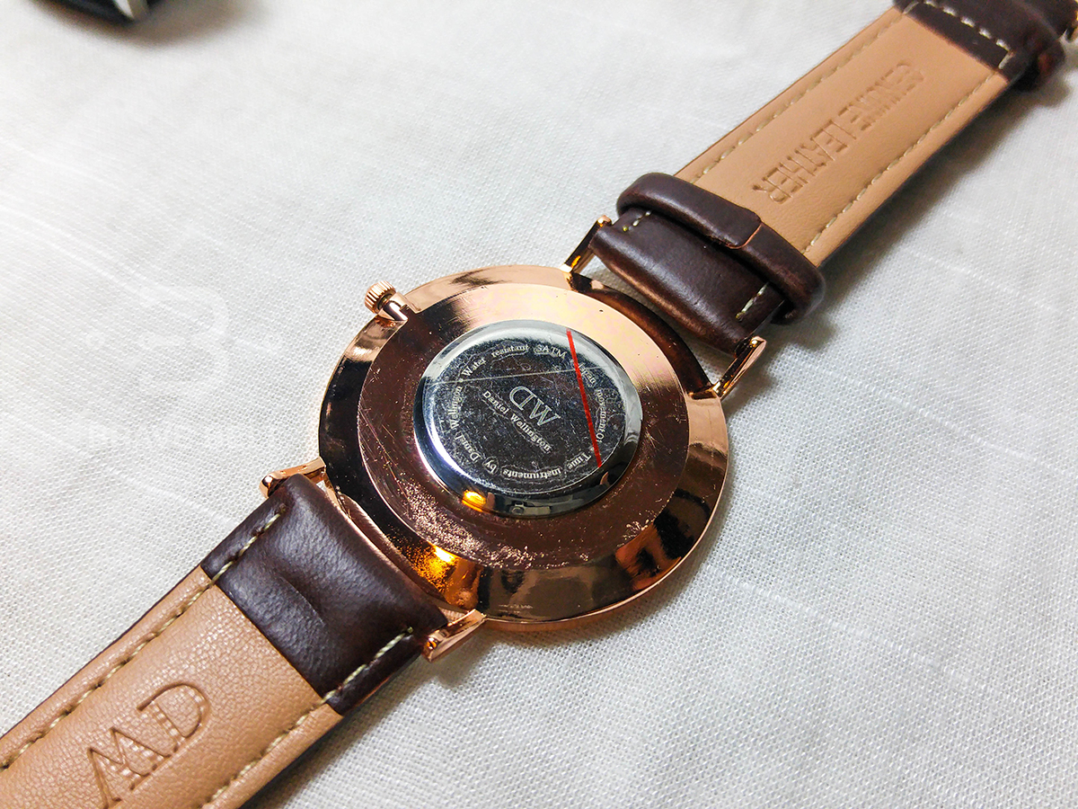 นาฬิกาวินเทจ Daniel Wellington สายหนังน้ำตาล เกรดพรีเมี่ยม