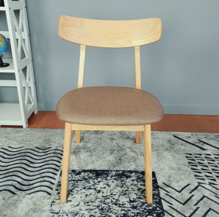 เก้าอี้ทานข้าว เก้าอี้ไม้ยางพาราแท้ ที่นั่งนั่งสบาย รับน้ำหนักได้ดี สีเรียบเนียน