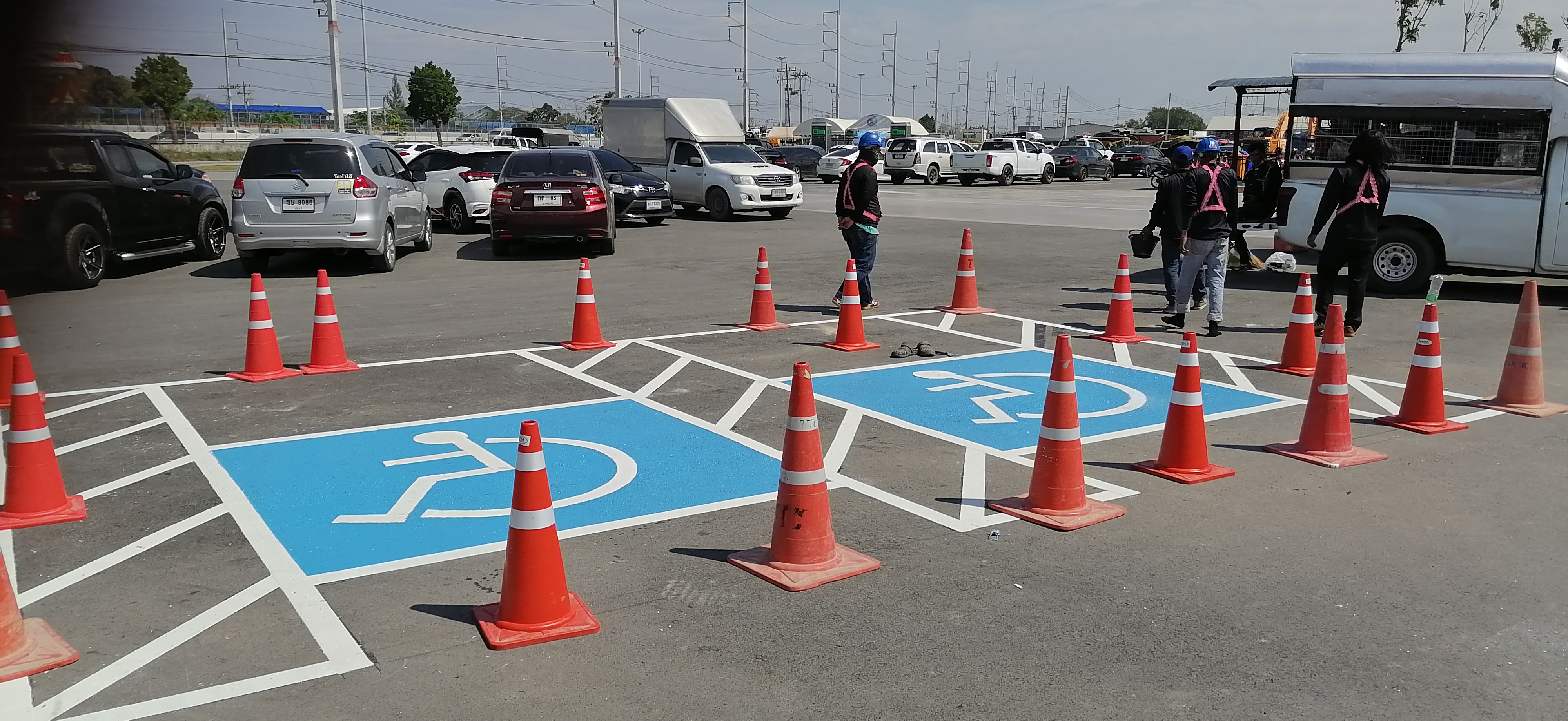 งานตีเส้นจราจรเส้นทางเดินภายในโรงงานสีเทอร์โมพลาสติก