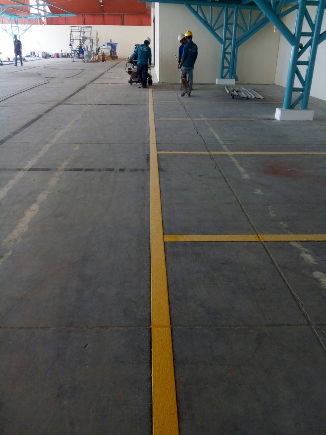 งานตีเส้นลานจอดรถ หน่วยงานนิคมอุตสาหกรรมนวนคร ปทุมธานี