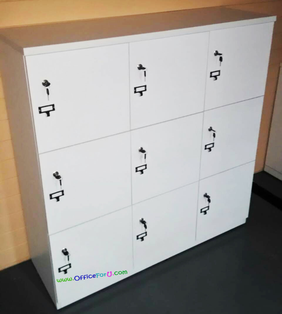 ตู้ล็อคเกอร์ไม้ 9 ประตู