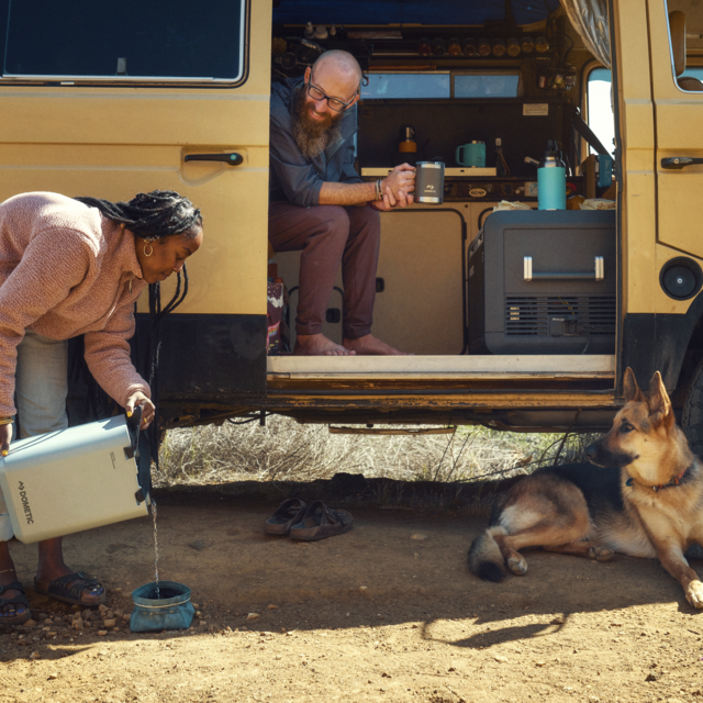 Dometic GO Hydration Water Jug 11L สี Slate แกลลอนน้ำพกพาสำหรับแคมป์ปิ้ง ขนาด 11 ลิตร
