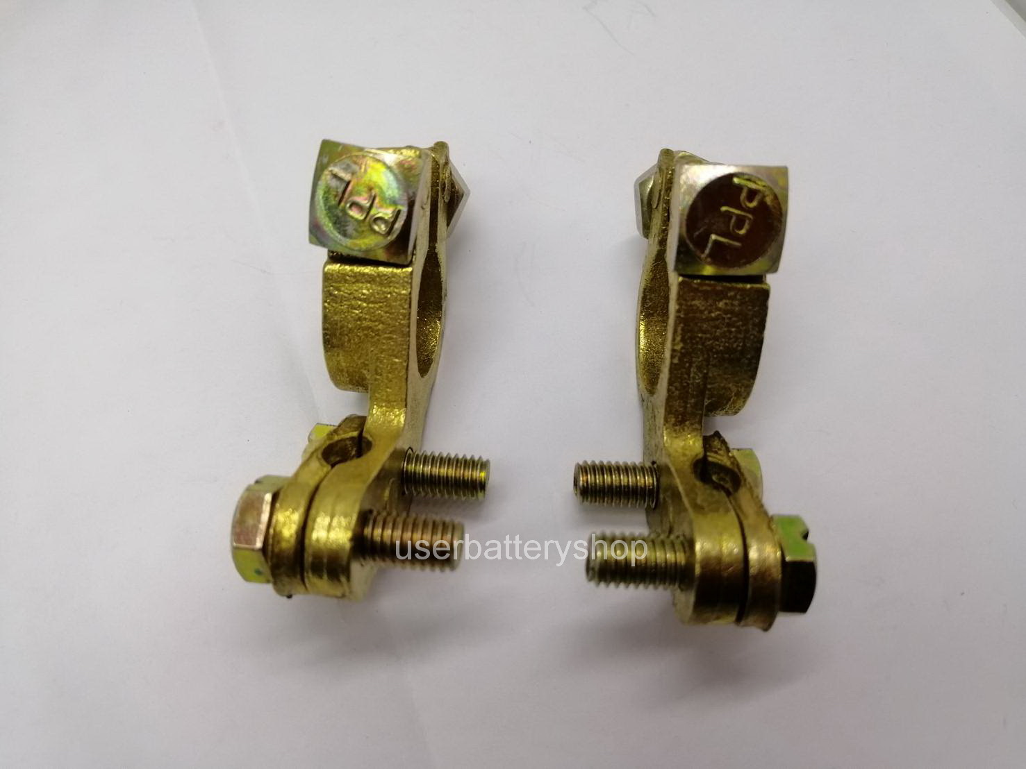 ขั้วแบตเตอรี่ทองเหลืองแท้ แบบฉีด ขั้วบวก ขั้วลบ (+,-) สำหรับไฟ DC 12V.-24V.(แผงสีเหลือง) พร้อมยางหุ้มขั้ว ปลอกตะกั่วเพิ่มขนาด หางปลาทองเหลือง แหวนกันขี้เกลือ หัวน๊อตจานจักร