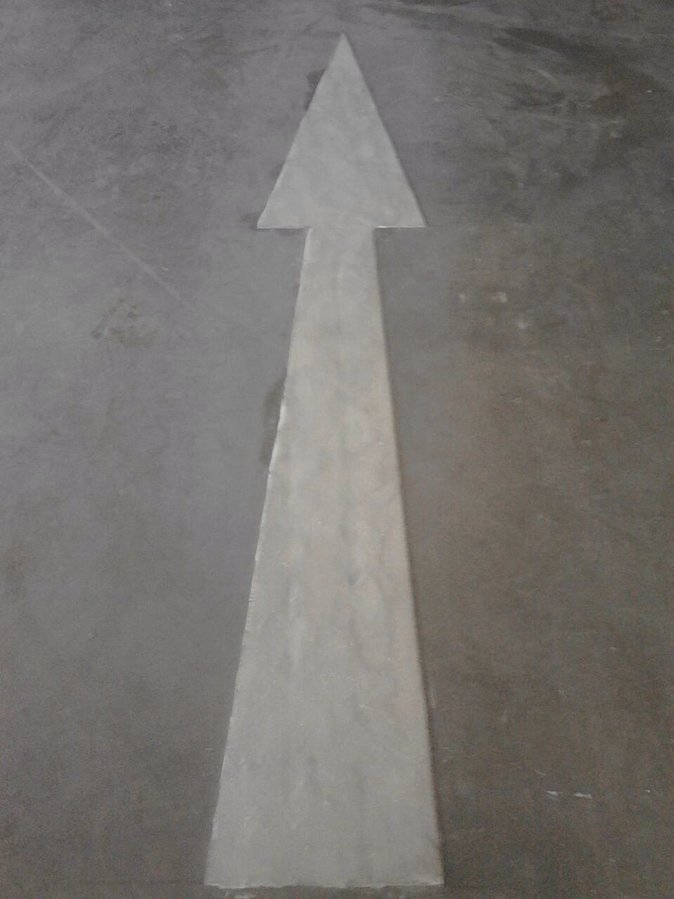 ตีเส้นช่องจอดรถภายในคอนโด กทม