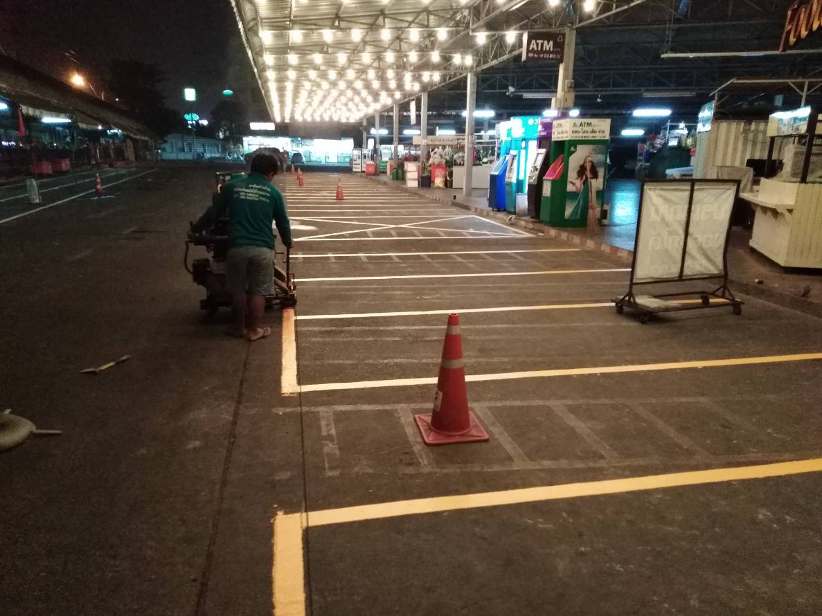 ตีเส้นช่องจอดรถยนต์,รถมอเตอร์ไซค์ตีเส้นจราจรภายในโณงงาน