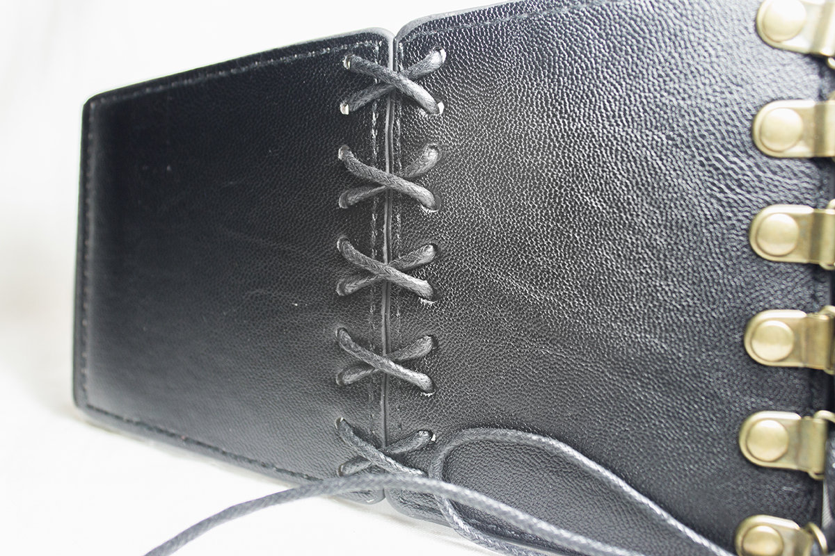 เข็มขัดหนังทรงสูง สำหรับใส่เอวสูงสวยๆ