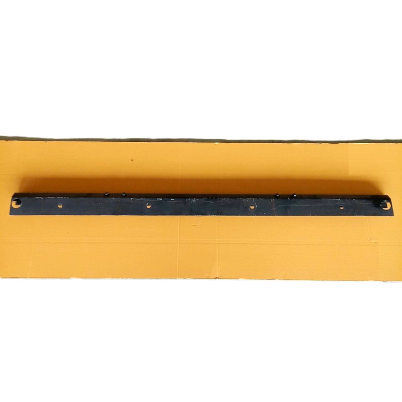 คานท้ายกระบะ/คานใต้ฝาท้าย DATSUN(ดัทสัน) 720/820/SD22/SD23 (ท่อนบน ต่อกับแผ่นใส่ป้าย) ปี1980-1985