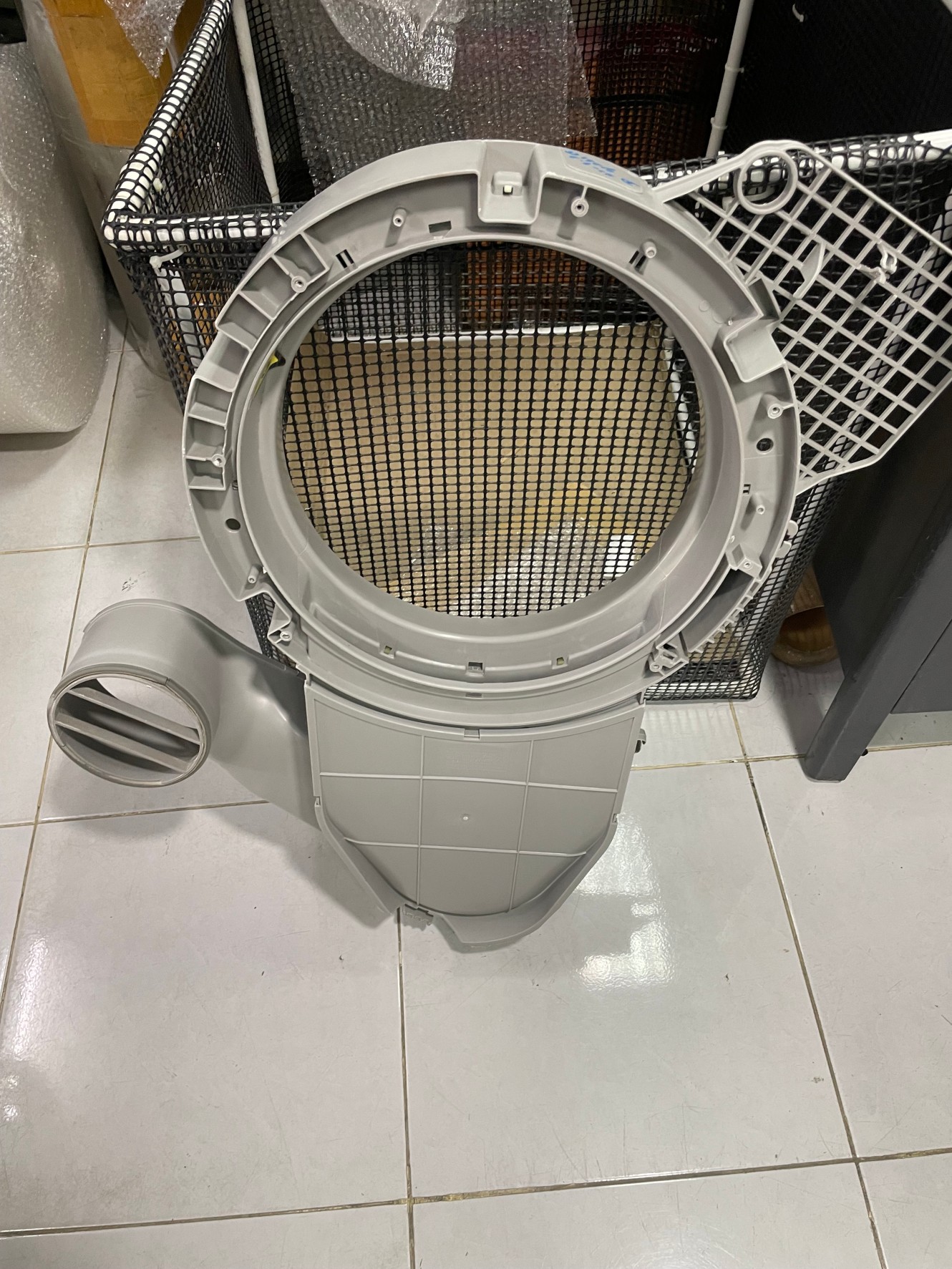 กรอบเครื่องอบผ้า HOUSING BLOWER & COVER ASSY ยี่ห้อ Electrolux ******มือสอง**** สภาพดี ใช้กับหลายรุ่น (ไม่มั่นใจสอบถามทางแชท)