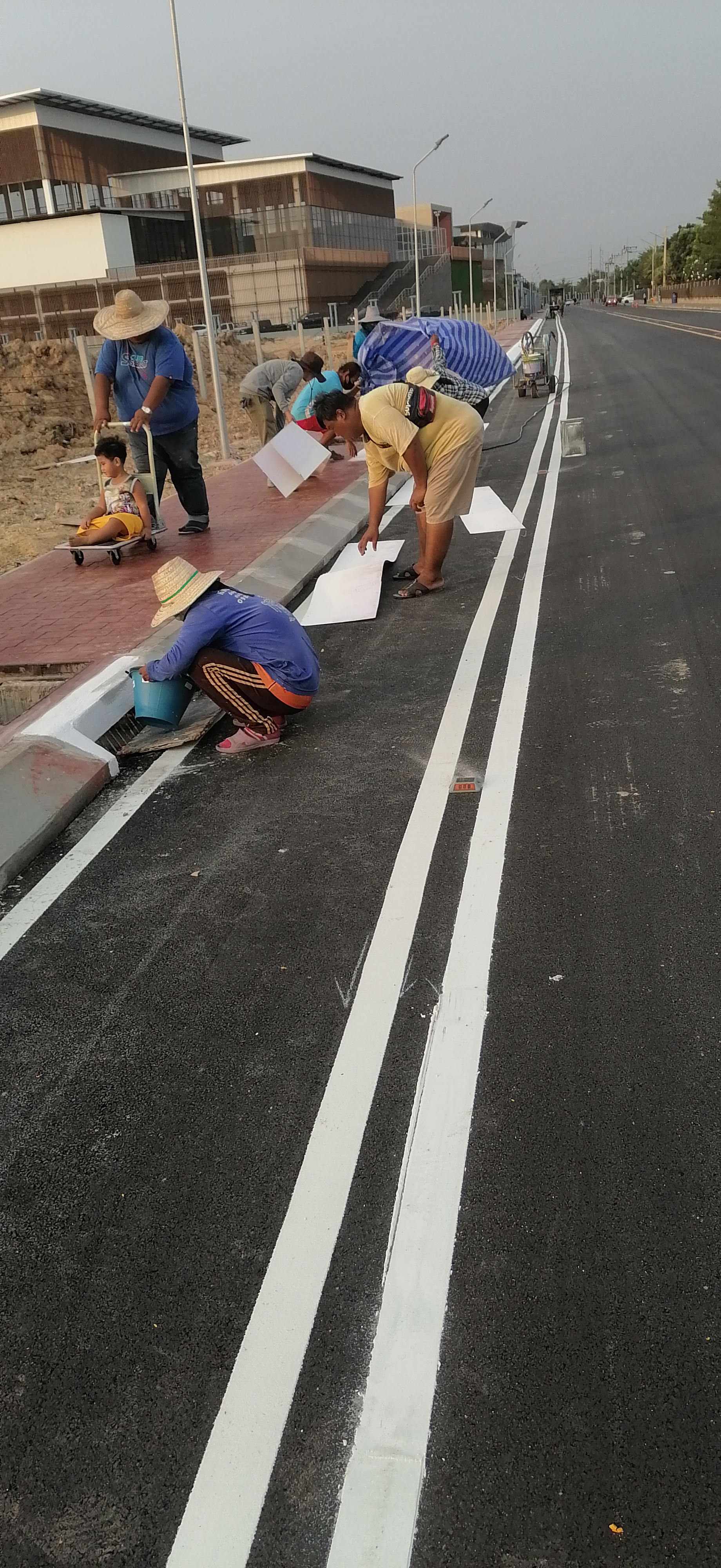 งานตีเส้นจราจร เลนจักรยาน ลู่วิ่งสีเทอร์โมพลาสติก