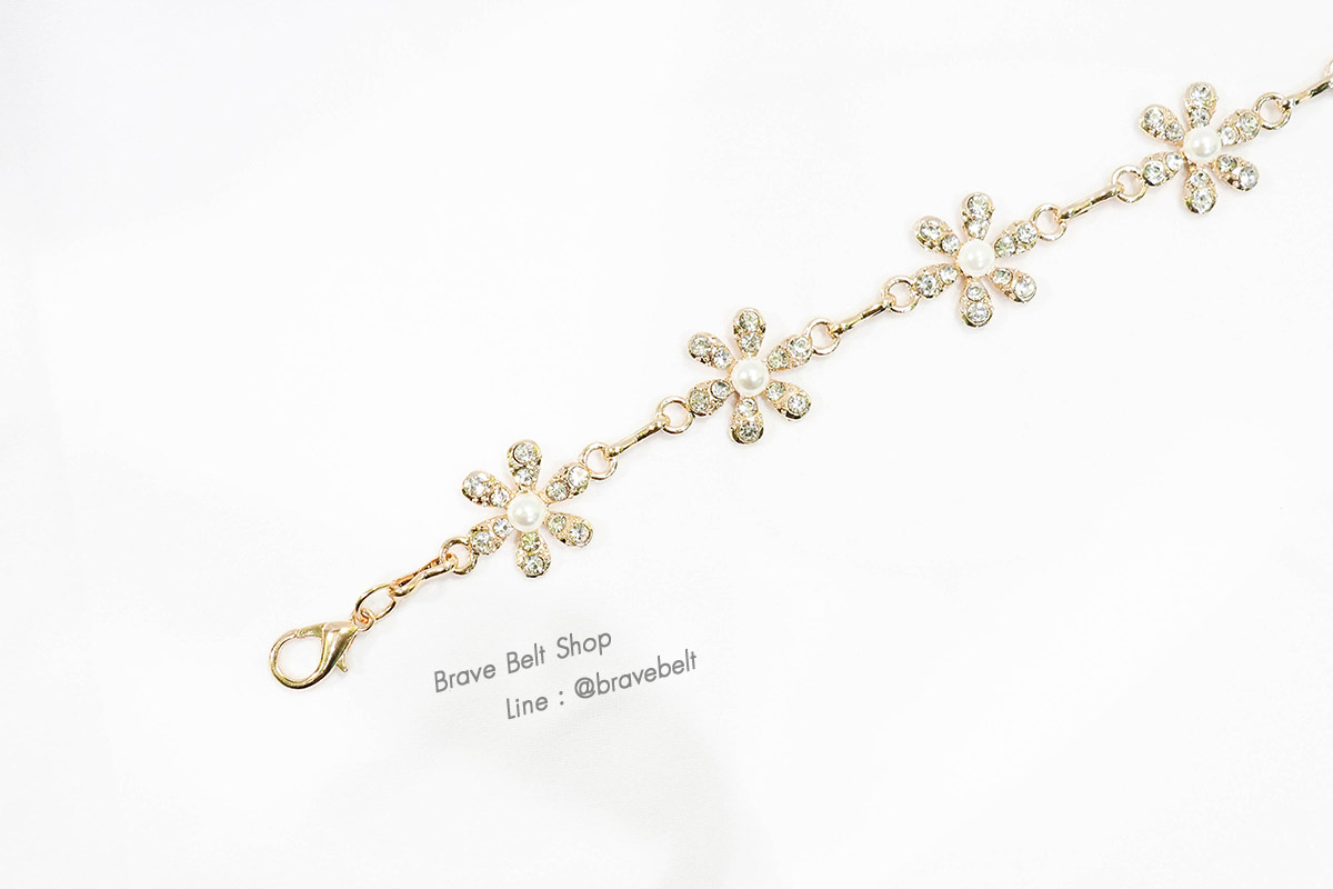 เข็มขัดดอกไม้ไข่มุก มีปลายโซ่ห้อยสีทองสวย