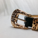 เข็มขัดวินเทจผู้หญิง หัวสีทองแบบหัวเดียว สายหนังเรียบ