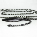 เข็มขัดโซ่หัวใบไม้ สายสีดำเงา เหมาะกับชุดเดรส