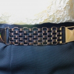 เข็มขัดยางยืดแผ่นเหล็กรูปตาราง เหล้กสีทองแบบเงาสวย