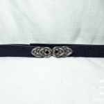 เข็มขัดผ้ายางยืด หัวสีเงินลายดอกไม้ถัก สายสีดำ